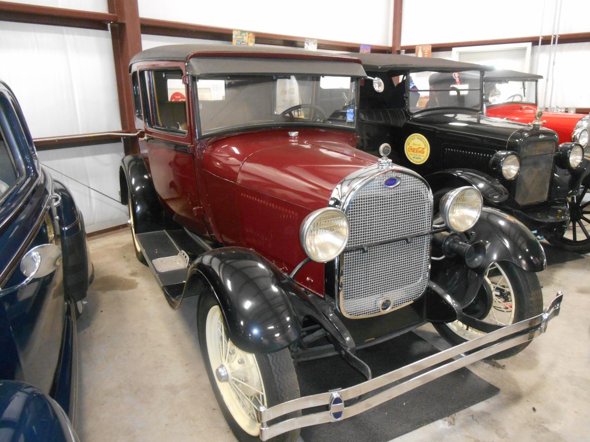 1929 FORD TWO DOOR SEDAN 